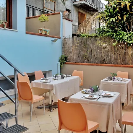 Bed & Breakfast La Piazzetta Giardini Naxos