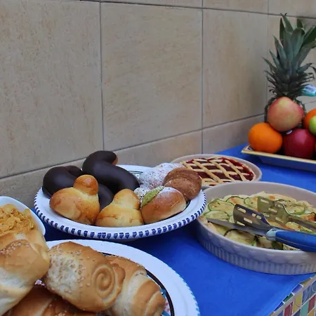 La Piazzetta לינה וארוחת בוקר 3*