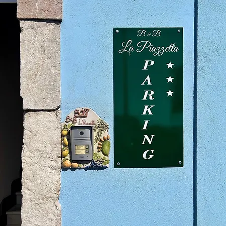 לינה וארוחת בוקר La Piazzetta גיארדיני נאקסוס