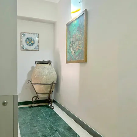 La Piazzetta לינה וארוחת בוקר 3*