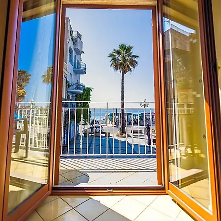 La Piazzetta Giardini-Naxos