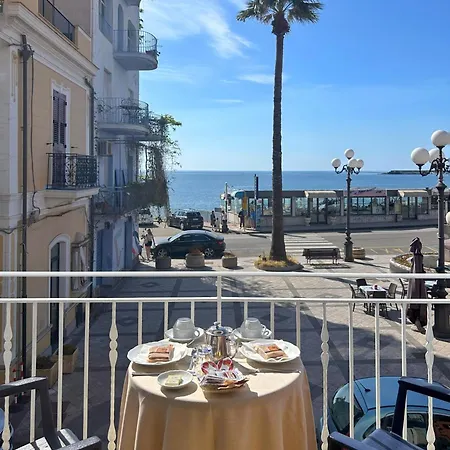 住宿加早餐酒店 La Piazzetta 3*