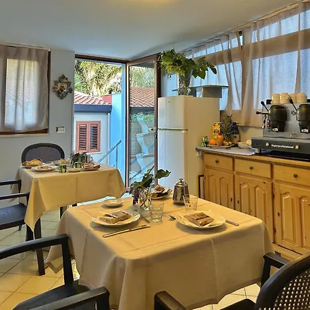 La Piazzetta 贾迪尼-纳克索斯